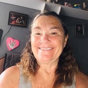 Meet your Posher, Debbie